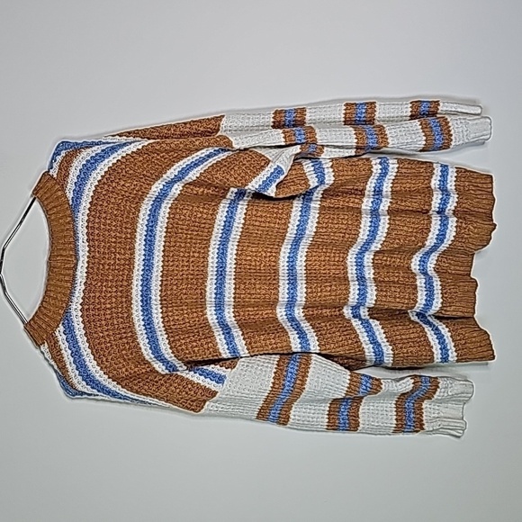 American Eagle small tan and white knitted crew neck sweater - Picture 4 of 7